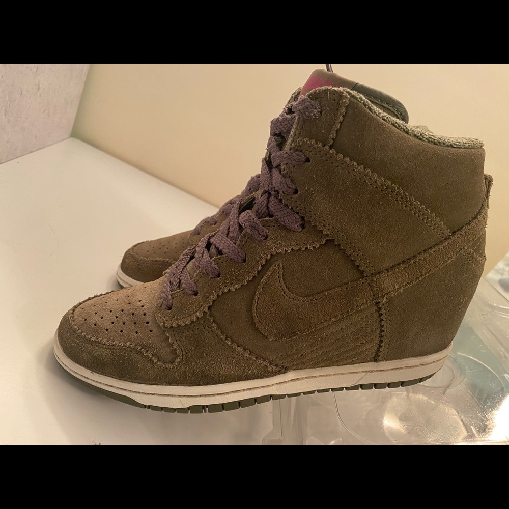 NIKE SKY DUNK HIDDEN WEDGE SAGE SUEDE 7 EXCELLENT CONDITION